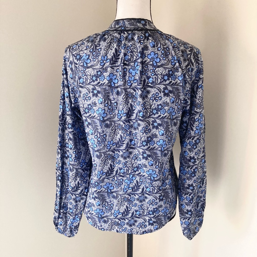 Evereve Sheila Floral Batik Piped Top Blue Black Size S - Picture 6 of 8